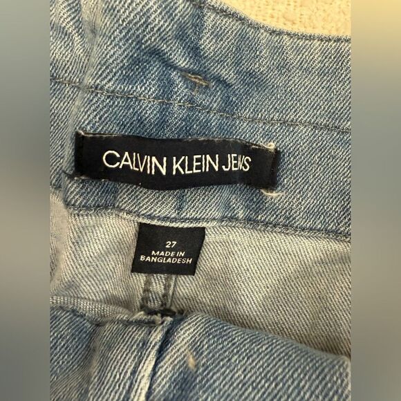 NWT Calvin Klein Jeans Women's Hi Rise Self Belted W/Raw Hem Short - Picture 5 of 6